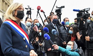 Sie gibt sich gerne als Staatsfrau: Die Rechtsextreme Marine Le Pen hat aus ihren Niederlagen gelernt.  - AFP