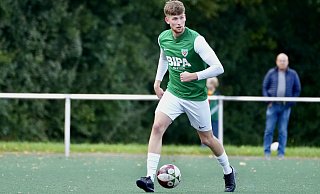 Noah Fritz ist als Dornberger nicht nur nur fürs Verteidigen, sondern auch für einen ordentlichen Spielaufbau zuständig. - Peter Unger