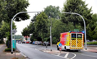 Der Übergang zwischen dem Haus der Kirchlichen Dienste und dem Bugatti-Verwaltungsgebäude an der Hansastraße erhält eine Fußgängerampel. - Frank-Michael Kiel-Steinkamp
