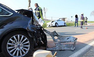 An der Abzweigung zur K 42 bei Gehrden hat es Samstagmorgen gekracht. - Burkhard Battran