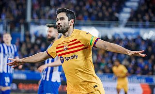 Ilkay Gündogan gratulierte den DFB-Spielerinnen nach dem hart erkämpften Sieg gegen die Niederländerinnen. - Ma De Gracia Jimenez/Zuma Press/dpa