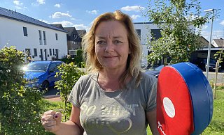 Birgit König fliegt mit dem notwendigen Equipment nach Malawi und möchte dort Selbstverteidigungskurse für Frauen und Mädchen anbieten. - Nicole Sielermann