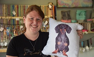 Hat ihr Hobby zum Beruf gemacht: Hunde sind die große Leidenschaft von Nadine Ziegenbruch-Niehaus.   - Mareike Patock
