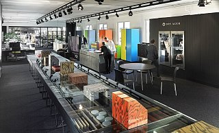 Großzügige Räume: Bei CAP gehen die Ausstellung und die anderen Arbeitsbereiche des Unternehmens ineinander über. - Stephan Wemhöner