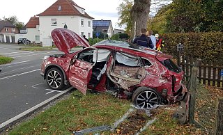 Fünf Personen verletzten sich bei einem Unfall an der Bielefelder Straße in Verl. - Andreas Eickhoff