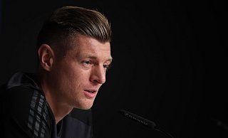 Hält sich eine mögliche Rückkehr ins DFB-Team weiter offen: Real-Profi Toni Kroos. - Jan Woitas/dpa