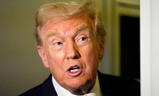 Trump droht der Regierung Nigerias. - Mark Schiefelbein/AP/dpa