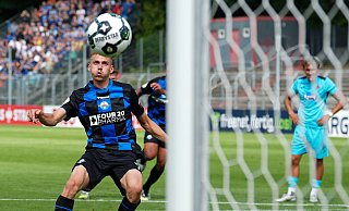 SCP-Stürmer Filip Bilbija schaut bei seinem Elfmeter in der 36. Minute dem Ball hinterher, der unter die Latte geht und zum 0:3 ins Netz einschlägt. - Picture Alliance SCP-Stürmer Filip Bilbija schaut bei seinem Elfmeter in der 36. Minute dem Ball hinterher, der unter die Latte geht und zum 0:3 ins Netz einschlägt. - Picture Alliance