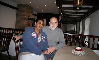 Schließen zum Jahresende: Miriam und Helmut Knipping im Alten Fährhaus. - Torsten Wegener
