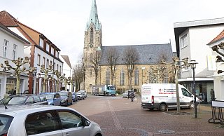 Gerade ältere Menschen wünschen sich eine gute Erreichbarkeit der Innenstadt mit dem Auto. - Burkhard Hoeltzenbein