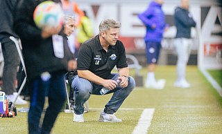 SCP-Coach Lukas Kwasniok war am Freitag mit der Leistung seiner Mannschaft zufrieden. Doch trotz spielerischer Überlegenheit konnten die Paderborner das Darmstädter Abwehrbollwerk nach der Pause nicht mehr knacken. - Besim Mazhiqi