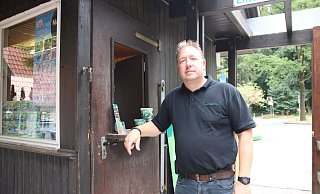 Tierparkleiter Thorsten Dodt hatte schon im vergangenen August einen Einbruch im Kiosk zu beklagen (Archivfoto). - Elena Ahler