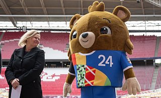 Bundesinnenministerin Nancy Faeser glaubt an ein gutes Miteinander bei der EM. - Hendrik Schmidt/dpa