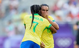 Marta musste nach ihrer Roten Karte unter Tränen das Spielfeld verlassen. - Moises Castillo/AP/dpa