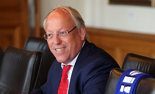Erst der Arminia-Aufstieg jetzt der Städtetag: Bielefelds Oberbürgermeister Pit Clausen hat eine gute Woche. - Archiv: Wolfgang Rudolf