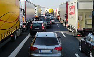 Auf der A2 kam es zu Stau. - (Symbolbild): Pixabay