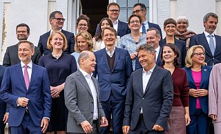 In dieser Zusammensetzung wird das Scholz-Kabinett nicht mehr zusammenkommen. (Archivbild) - Michael Kappeler/dpa