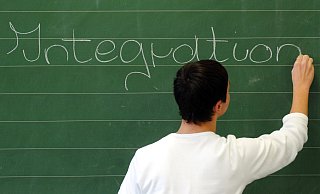 Um die Integration von Migranten in Löhne weiter zu verbessern, wird jetzt ein entsprechendes Gremium geschaffen. - picture alliance / dpa