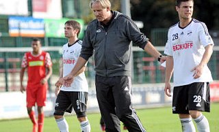Fabian Großeschallau, Andreas Golombek und Robert Mainka mussten sich erstmals seit dem 18. Oktober 2014 wieder auf eigenem Platz geschlagen geben. - Raimund Vornbäumen