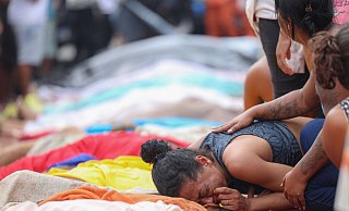 Familien trauern um ihre bei dem Einsatz getöteten Angehörigen. - Tomaz Silva/Agencia Brazil/dpa