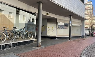 Das Mindener Fahrradgeschäft "Powerslide" lagert am Deichhof seit mehr als 20 Jahren Fahrräder. Rund 40 bis 50 Räder sind dort am Wochenende geklaut worden. MT-Foto: - Jasmin Janzen