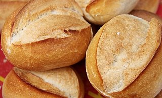 Brötchen können sich die Kunden nach Hause liefern lassen. - (Symbolbild): Pixabay