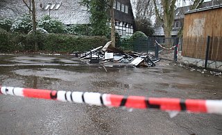 An dieser Bünder Kita wurde eine Holzhütte in Brand gesteckt. - Björn Kenter