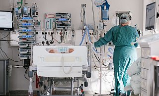 Die Zahl der in Kliniken behandelten Fälle wird Experten zufolge langfristig wegen der alternden Gesellschaft weiter ansteigen. - Ole Spata/dpa