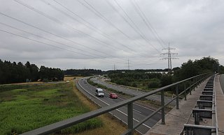 Soll bald wieder frei sein: Die Auf- und Abfahrten zu der und von der A33 im Stadtteil Schloß Holte. - Birgit Guhlke