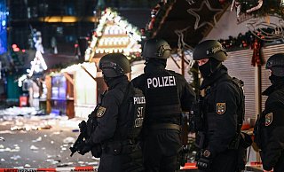 Kurz vor Weihnachten war ein 50-Jähriger aus Saudi-Arabien mit einem Auto über den Magdeburger Weihnachtsmarkt gerast. (Archivbild) - Heiko Rebsch/dpa