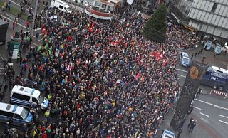 Proppevoll war die Stadt im Vorjahr, als Neonazis sowie die Tausenden Gegendemonstranten (Foto) in die City kamen. - Archivbild: Sarah Jonek