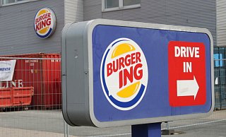 Eine harmlose Situation auf dem Parkplatz eines Burger-Kings in Ennigloh eskaliert. - (Symbolbild): Anne-Lena Jaschinski