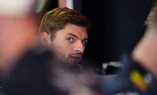 Nach seiner Pause im ersten Training stellt er die Trainingsbestzeit auf. - Moises Castillo/AP/dpa