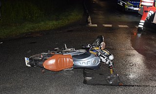 Beide Fahrzeuge waren nach dem Unfall nicht mehr fahrbereit. - Polizei