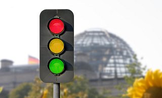Derzeit laufen Sondierungsgespräche zwischen SPD, FDP und Grünen um die Bedingungen für eine rot-gelb-grüne Ampel-Koalition abzuklären. - picture alliance / agrarmotive