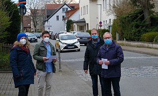 Soll durch die enge Straße ein Bus fahren oder nicht? - Foto: Andreas Zobe/NW