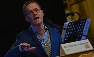 Zwischen Gegenwart und Zukunft: Carsten Linnemann bezieht Stellung zu aktuellen und künftigen Sachverhalten. - Dietmar Gröbing