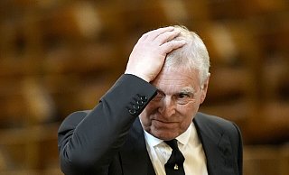 Prinz Andrew legt im Zuge des Epstein-Skandals Titel und Ehrungen ab. (Archivbild) - Aaron Chown/PA Wire/dpa