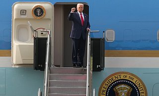 Trump verkündete eine Einigung bei seltenen Erden. - Mark Schiefelbein/AP/dpa