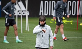 Der EM-Test der DFB-Elf soll trotz eines Coronafalls bei Gegner Lettland stattfinden. - Foto: Federico Gambarini/dpa