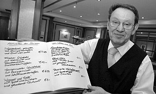 Horst-Dieter Sieweke ist im Alter von 84 Jahren verstorben. Gütersloh verliert mit ihm einen der gefragtesten Restaurant-Besitzer der Stadt. - Wolfgang Wotke