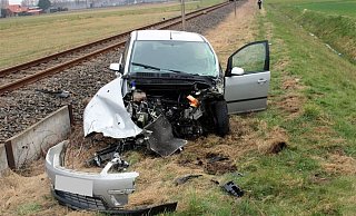 Der Ford der 79-Jährigen wurde von der Eurobahn im Frontbereich erfasst und schwer beschädigt. - Polizei Minden-Lübbecke.
