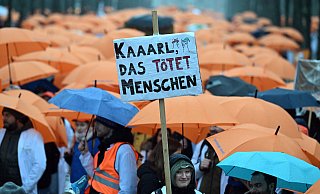 Der Demo-Zug endete am Mittag vor dem Finanzministerium, dort wurden die Forderungen der Klinikärzte übergeben. - Federico Gambarini