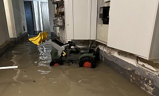 Ein Keller in der Bielefelder Melanchtonstraße in Bielefeld ist am Sonntag vollgelaufen. - Swantje Benne
