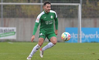 Samy Benmbarek stand nach dem Beuckmann-Ausfall wieder in der sicheren Abwehr des FC Gütersloh. - Jens Dünhölter