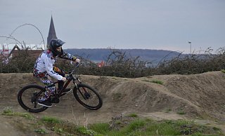 Eine Radsportanlage – ähnlich wie hier in Warburg (Foto) – könnte auch auf dem Gelände des ehemaligen Briten-Sportplatzes an der Werrestraße entstehen. Eine Zielgruppe, für die es sonst nicht so viele Angebote gibt, könnte in Herford davon profitieren. - Vivien Tharun