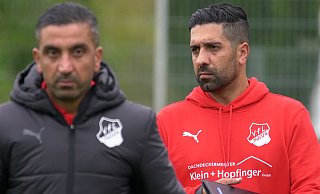 Bleiben dem VfL Theesen treu: Cheftrainer Engin Acar (r.) hat seinen Kontrakt beim Westfalenligisten um ein Jahr verlängert. Auch Betreuer Selim Koyun (l.) wird weiterhin im Bielefelder Norden aktiv sein. Foto: Peter Unger - Peter Unger