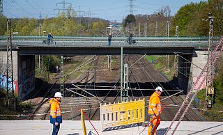 Auch in Paderborn gibt es sanierungsbedürftige Brücken. So wie die alte Paderborner Bahnhofsbrücke, die im vergangenen Jahr abgerissen wurde. - Niklas Tüns