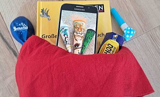 Ein Smartphone in der Schultüte: Experten der Polizei blicken sehr kritisch auf diese Art von Geschenk für Schulanfänger. - Madita Schellenberg