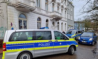 Nach Informationen vom Einsatzort soll die Polizei einen Mann festgenommen haben. - Ilja Regier